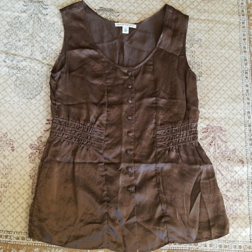 Banana Republic 100% silk blouse